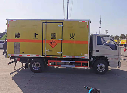政和爆破器材运输车技术升级与安全合规新趋势